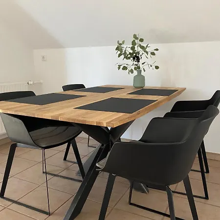Apartment Am Holzberg In Mit Weitblick
